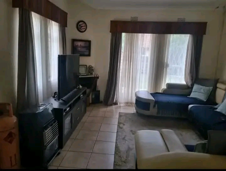 *new rental 🛑
*available immediately ‼�  in Birch Acres