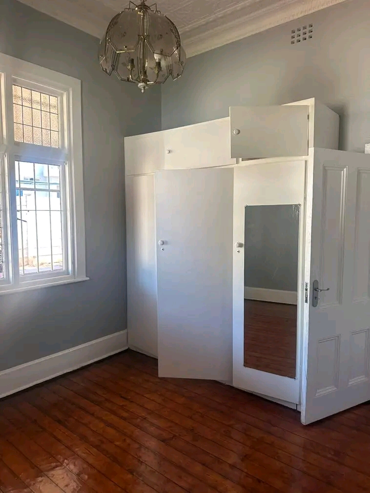 Newly renovated room s to let in bellevue eas  in Yeoville