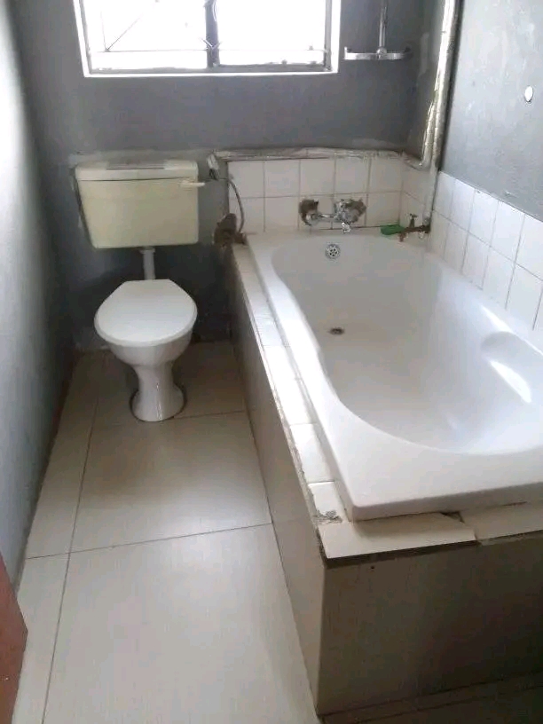 2 bedroom house available immediately in rabi  in Rabie ridge