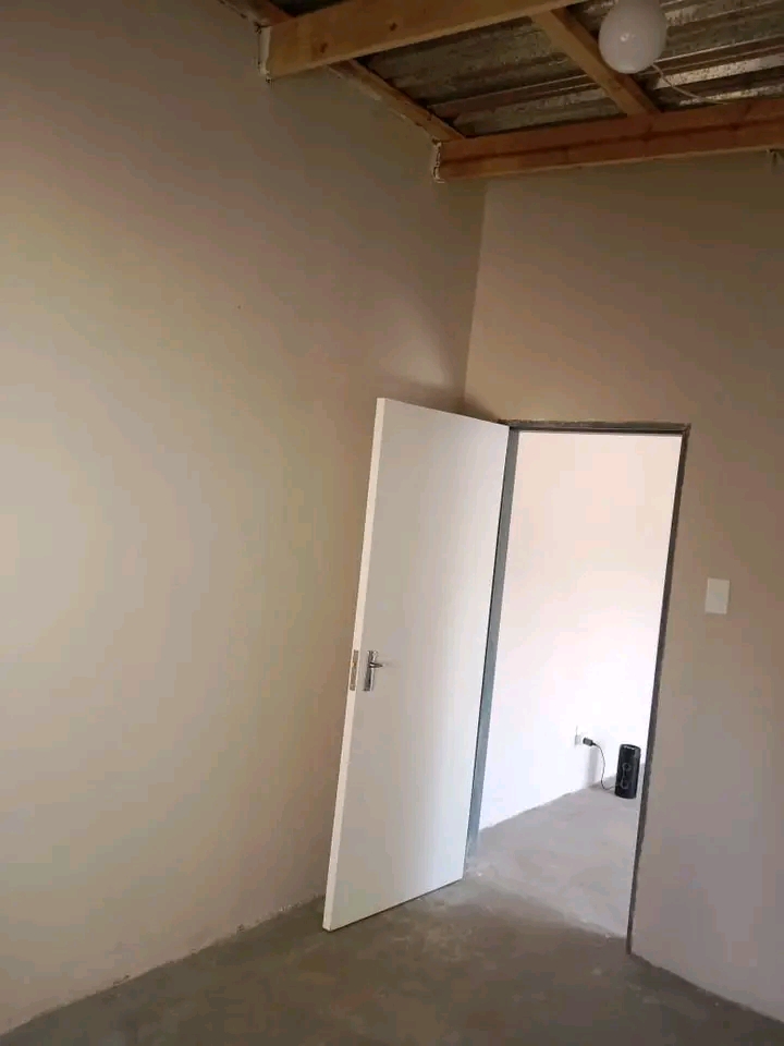 2 bedroom cottage to rent in essex street. th  in Kensington