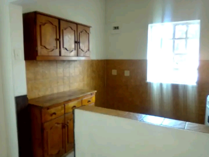 Spacious 2bed ground floor flat available for  in Turffontein