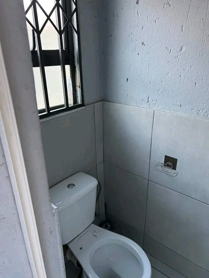 Stylish batchelor available in eastfield ext   in Vosloorus
