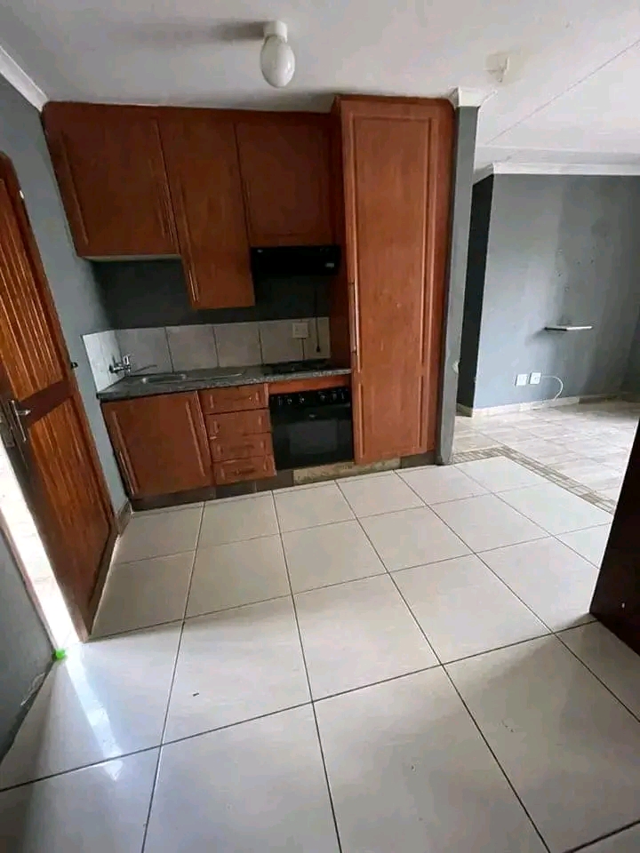 1 bedroom cottage with bathtap and toilet 
b  in Birch Acres
