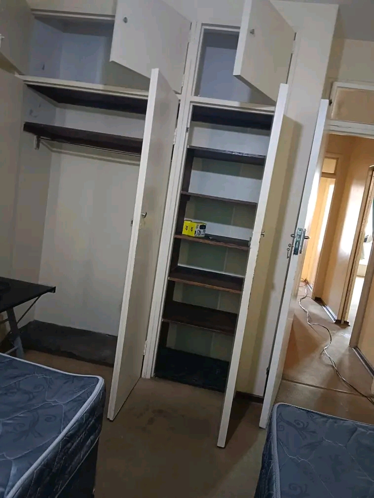 3 bedroom flat for rental
kenmere and saunde  in Yeoville