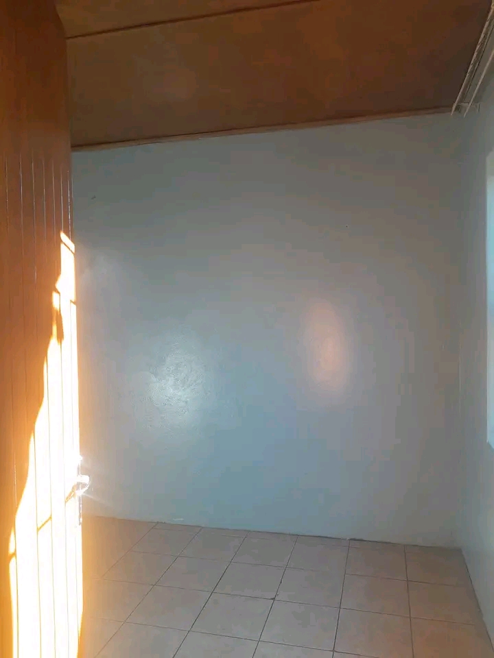 Room available at ext 3 with tiles and ceilin  in Zola