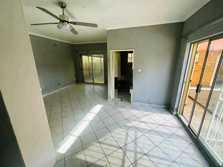 A 1 bedrooms cottage consists of lounge,kitch  in Allen Groove