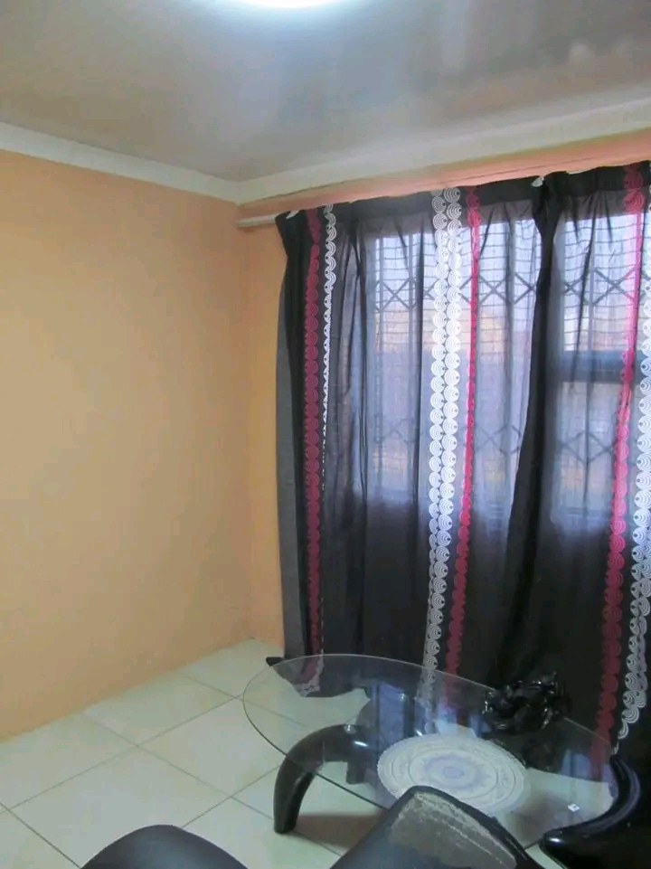 4 room available zone 7 
r3500 rental  in Sebokeng