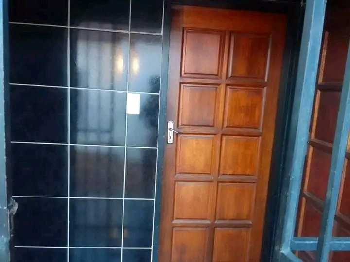 Room to rent available at ext 25 near rebonts  in Vosloorus