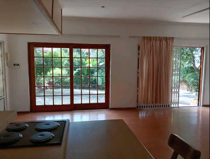 2 bedroom cottage to let 
r5000p/m 
occupat  in Mulbarton