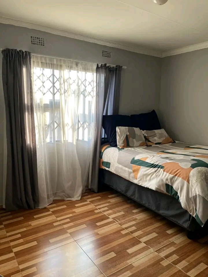 2-bedroom house for rent in phase 3, soweto �  in Braamfischer