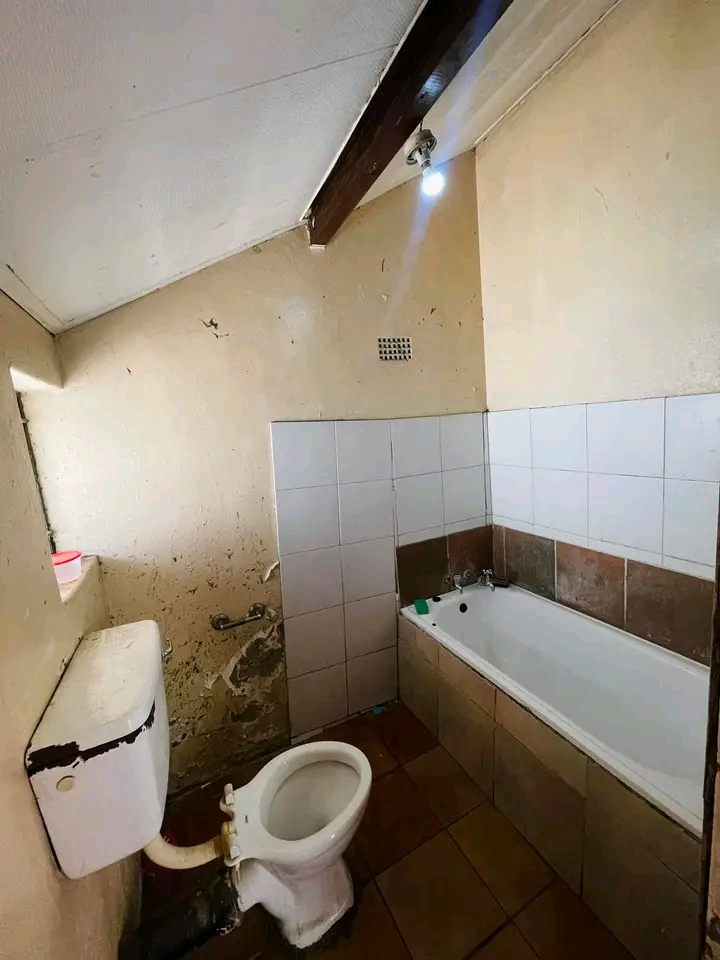 Bachelor unit available in rembrant ridge for  in Lombardy