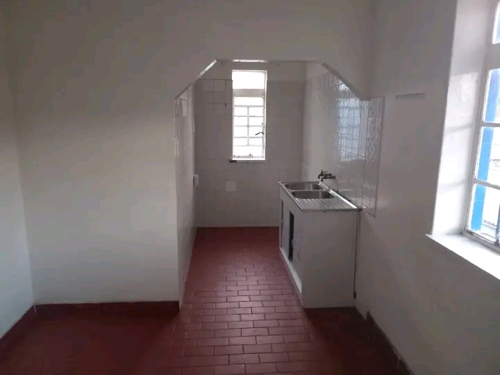 A beautiful and clean 2 bedroom in my apartme  in Turffontein