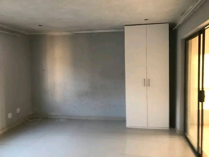 Room available in ext 8 immediately 
room ha  in Cosmo City