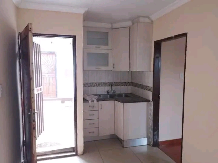 Cottage still available in ext 14

💰 ren  in Protea Glen