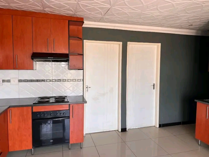 Spacious 2 bedrooms cottage coming with a ful  in Birch Acres