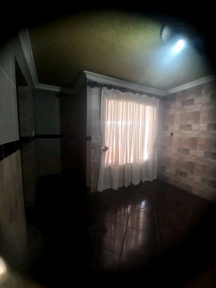 2 bedroom house for rental available in secur  in Kew