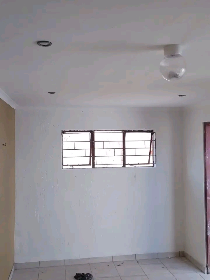Garage size available to rent in nelmapius ex  in Mamelodi