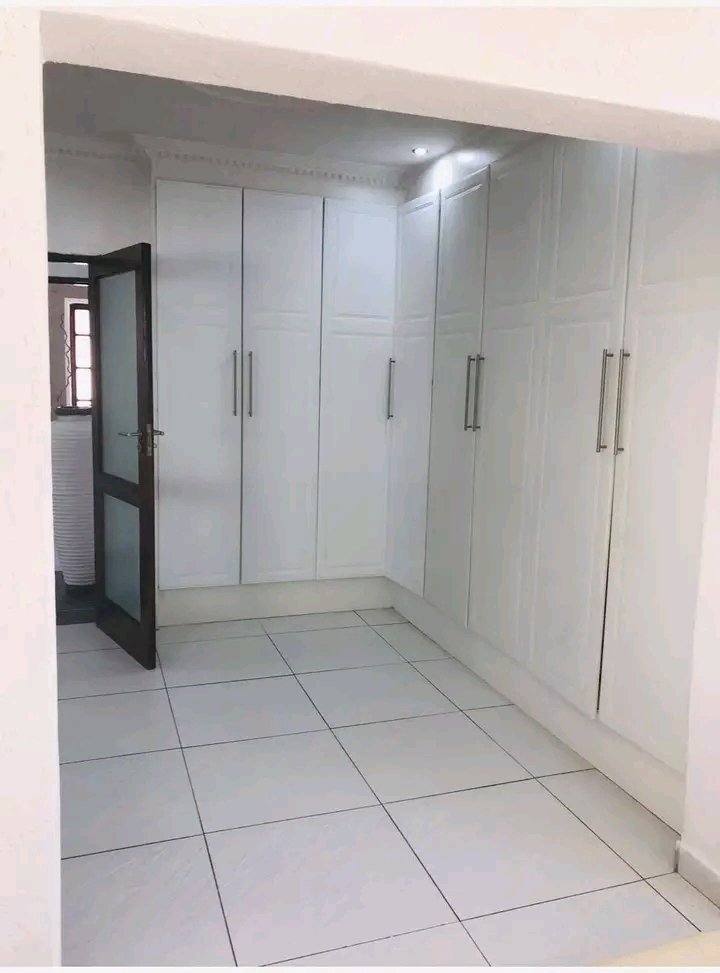 2 bedroom house with fitted kitchennette, fit  in Rabie ridge