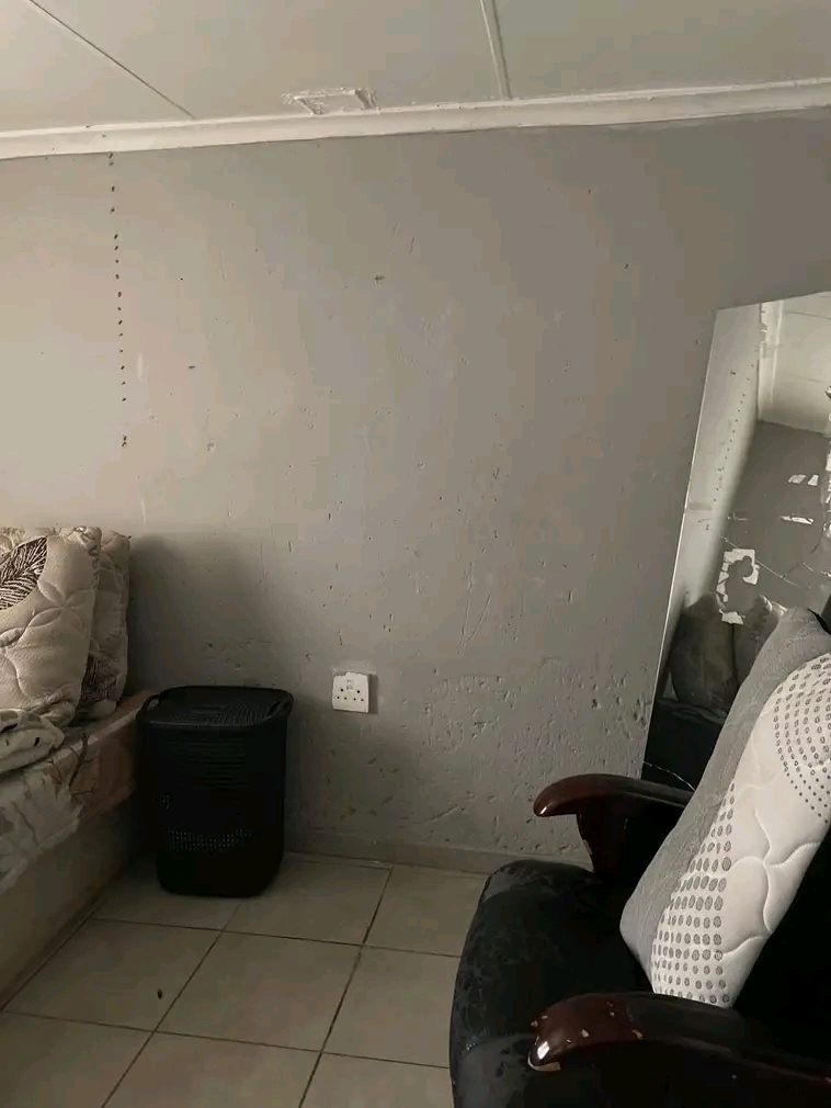 Room available to rent @ ext 7 next to basa c  in Protea Glen
