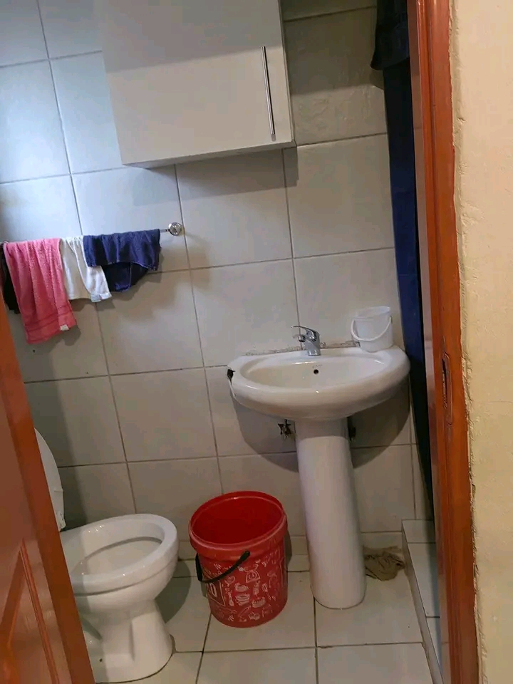 Urgent offer
a beautiful 2 bedrooms cottage   in The Hill