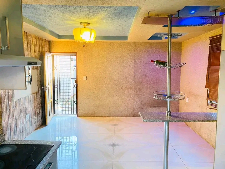 Still available for r3500 +r200 deposit ext 3  in Freedom Park