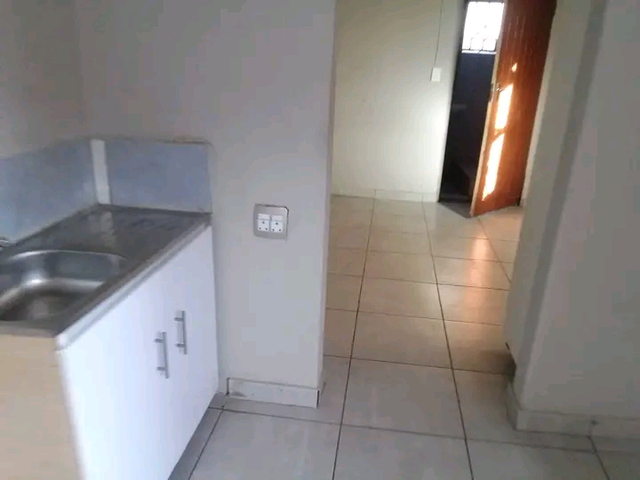 1 bedroom cottage available in ext 4 
parkin  in Ebony Park