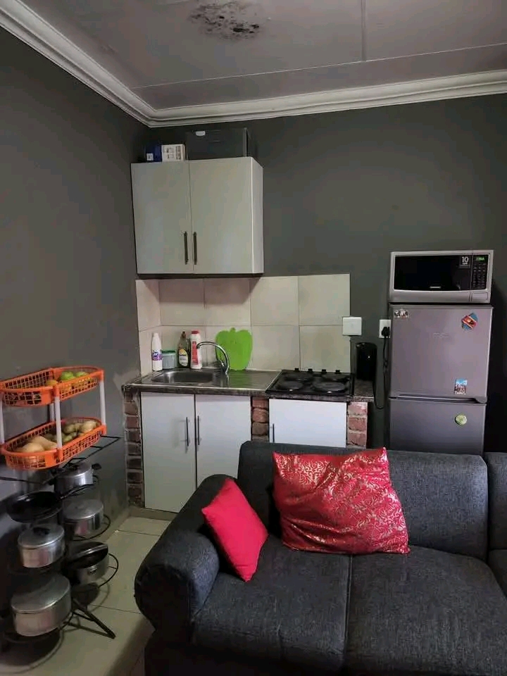 1 bedroom house available for rental on the 1  in Olievenhoutbosch
