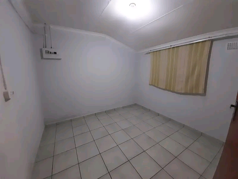 House to let: zone3

3 rooms with inside ba  in Meadowlands