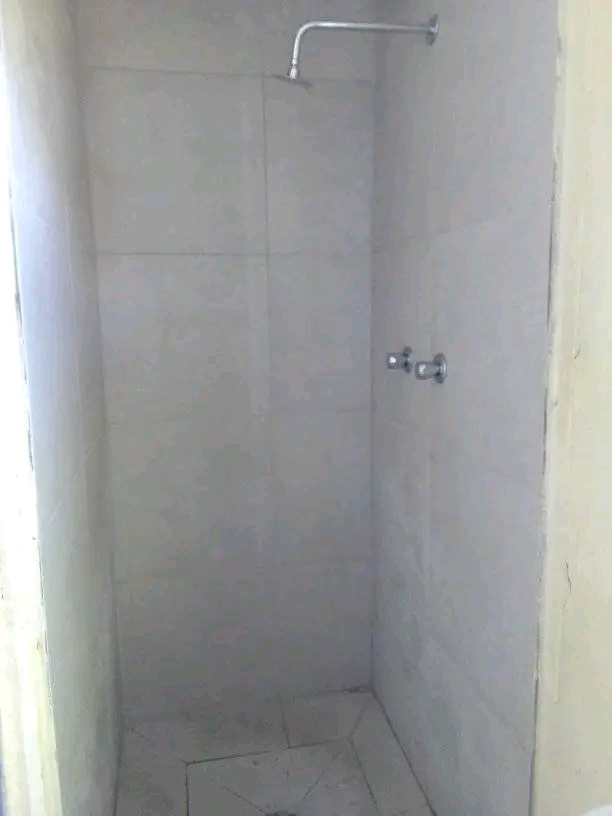 An open plan bachelor available in ext 4 
pa  in Ebony Park