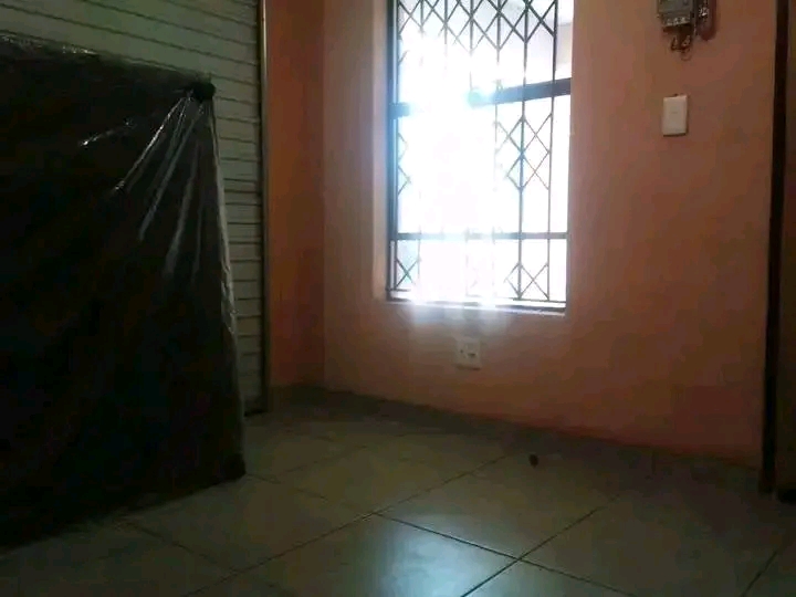 Room still available ivory3 walkable to score  in Ivory Park