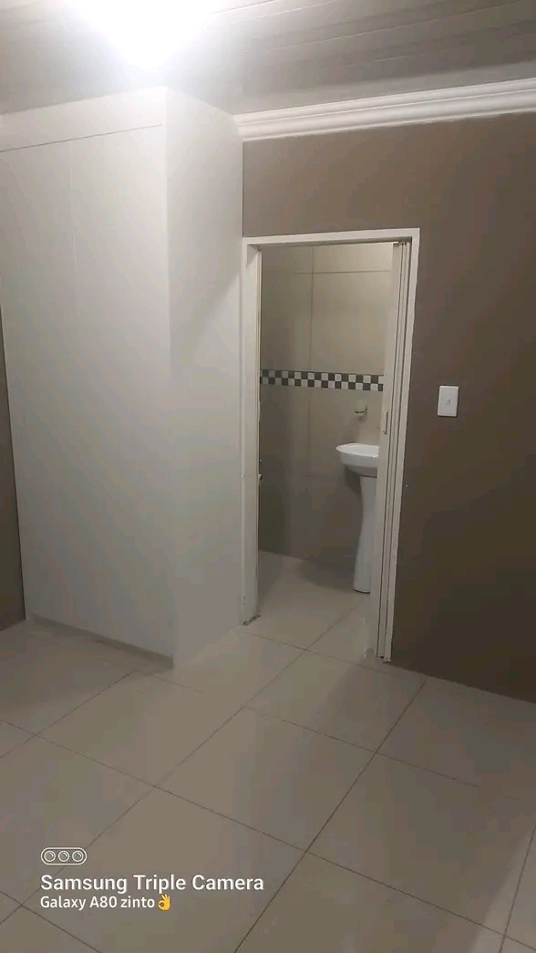 1 bedroom apartment available for rental at e  in Protea Glen