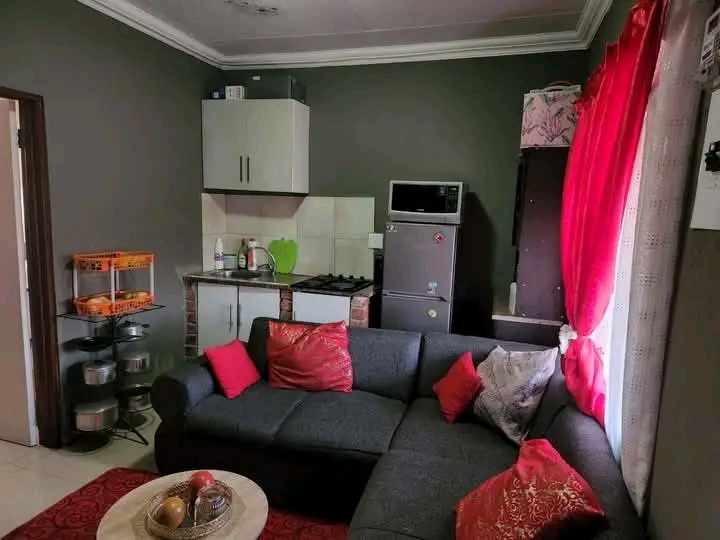 1 bedroom house available for rental on the 1  in Olievenhoutbosch