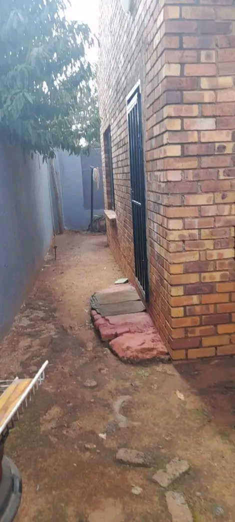 Two bedroom house available in mabuya park fo  in Vosloorus