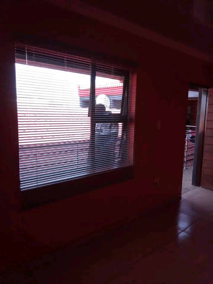 Standard size room to rent in ext 12 for r160  in Protea Glen