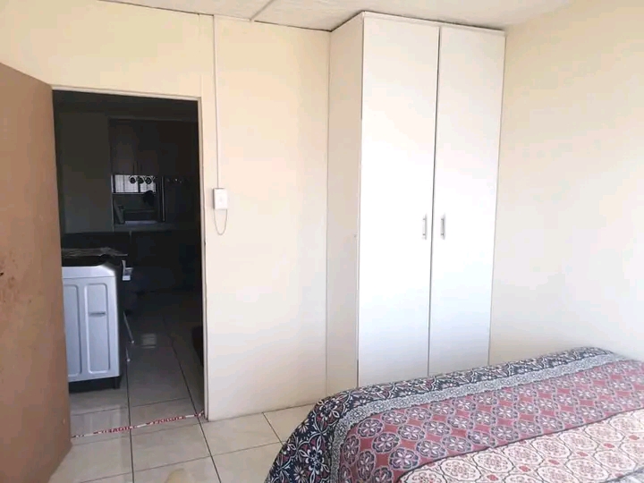 Room available at 329 jorrisen street
petuni  in Sunnyside
