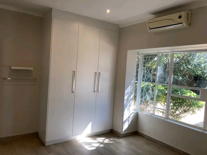 Room to rent in house-share, r4,350.00, for a  in Ferndale