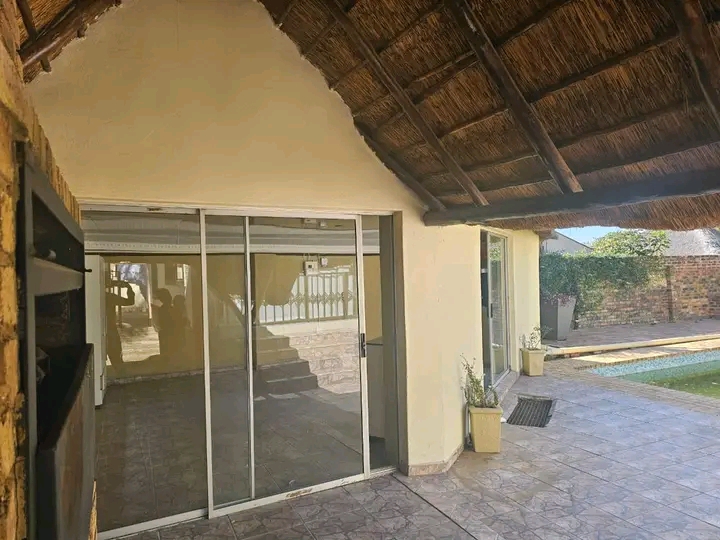 Bachelor cottage to rent r3800 per month 
av  in Norkem Park