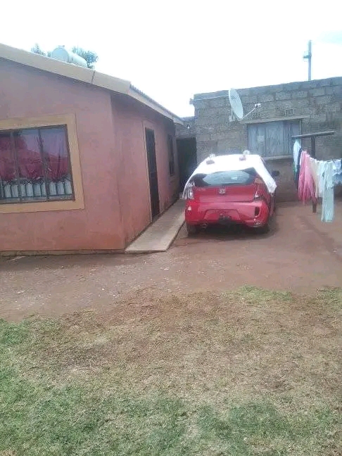 - 4 room to rent in sunrise view, r2000 month  in Katlehong