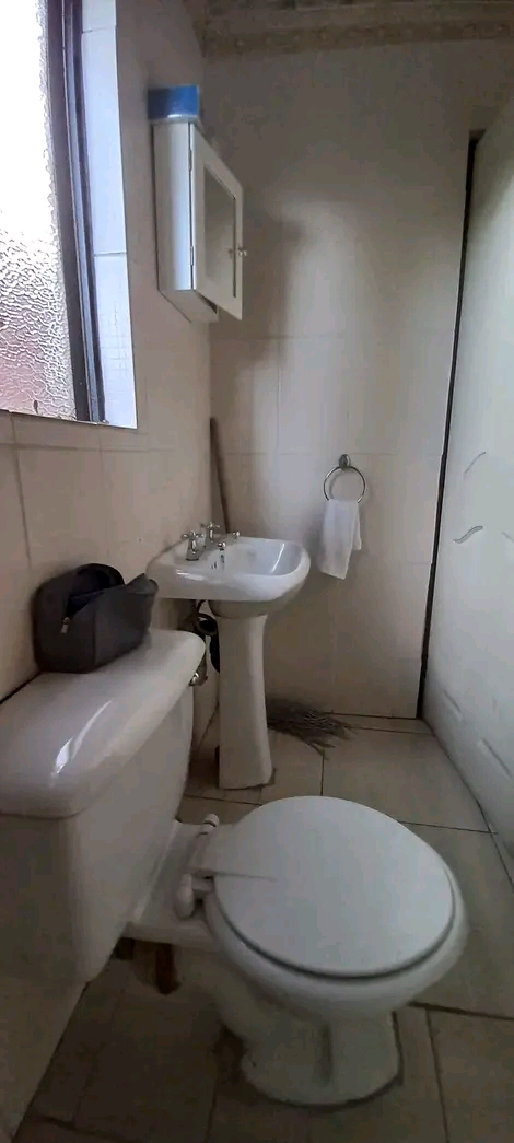 Open plan kitchen / lounge
.  1 bedroom with  in Kibler Park