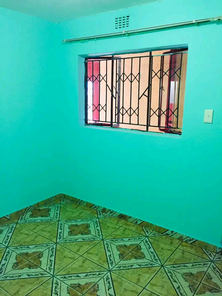 Room still available 
r1200 📍
📍no par  in Tembisa