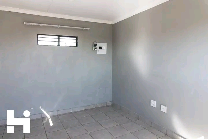 Hy guys i have standard rooms in ext5 for mor  in Kaalfontein