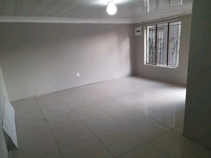 Big cottage to rent  ext 13 with own shower&t  in Protea Glen