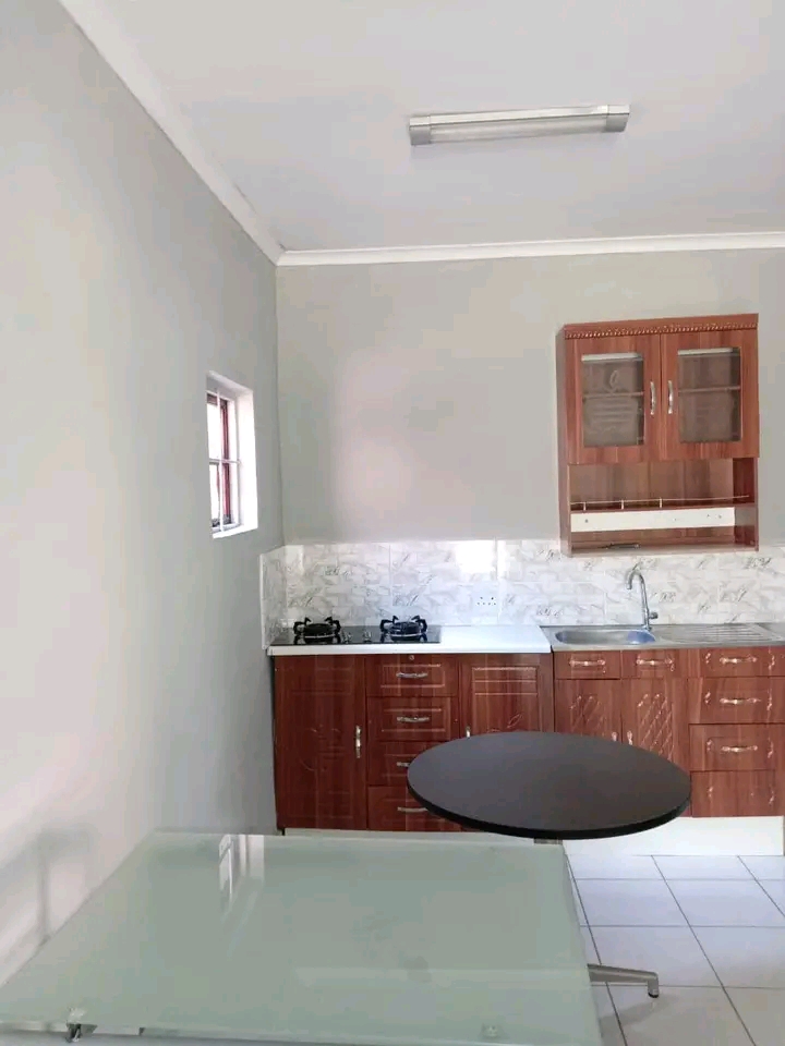 1 bedroom cottage to let in glen austin. rent  in Midrand
