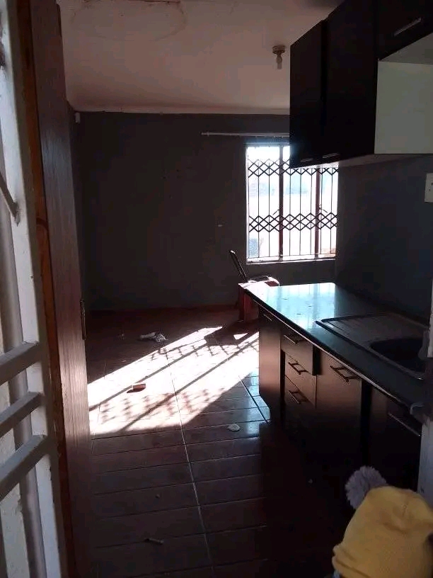 Bachelor flat. kitchen with kitchen cupboards  in Birch Acres