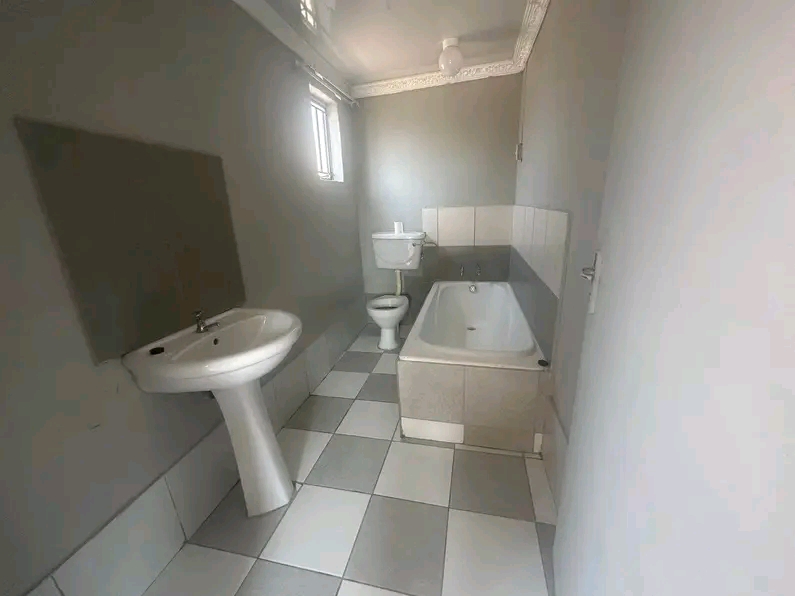Rooms available to rent ext 5, opposite the s  in Mayfair