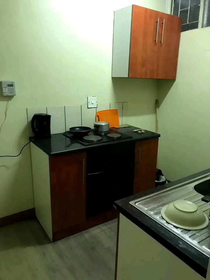 Standard room available to rent

r2400 sing  in Sunnyside