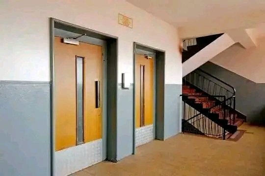 Hello ,, medium bedroom with balcony in  matr  in Hillbrow