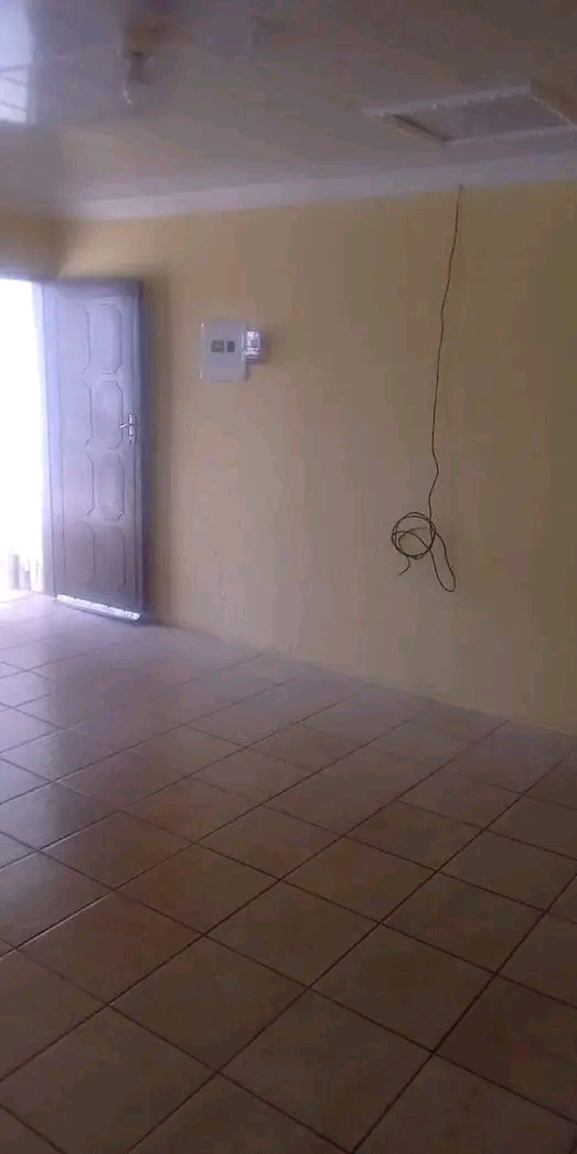 🏡 big room to rent in ext 3, soweto 📌
  in Dobsonville