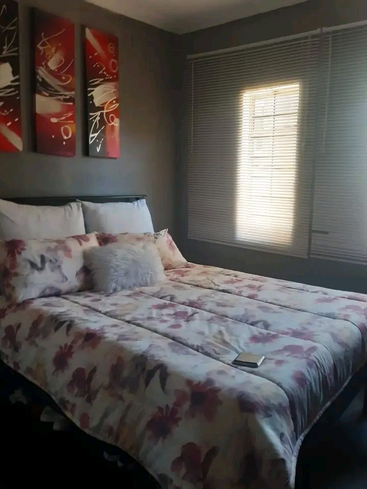 2 bedroom house available in ex1 with:
fitte  in Rabie ridge