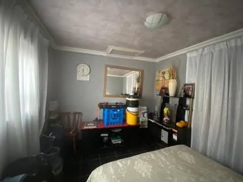 Room available zone 7 
rental r1300
electri  in Meadowlands